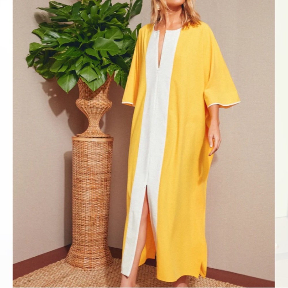 Tuckernuck Summers in St. Tropez Celeste Caftan m/l
Recently dry cleaned